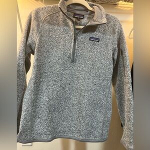 Patagonia quarter zip - size M in great condition!